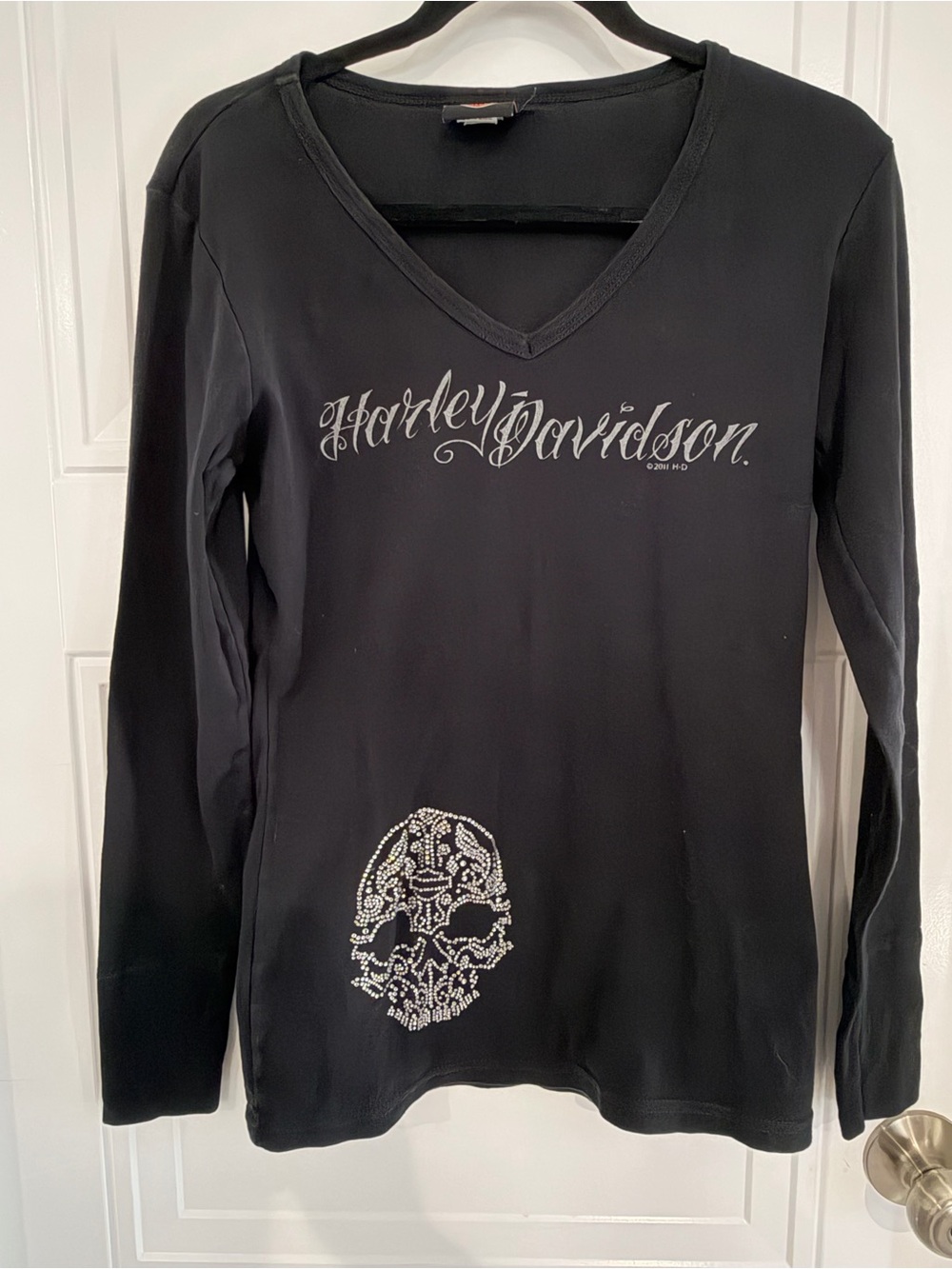 Harley-Davidson Women’s L Black Rhinestone Skull Long Sleeve V-Neck Anaheim CA